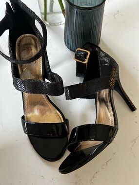 Impo heels black snake design strappy heel size 7.5
